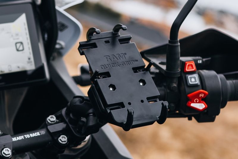 Een Ram Quick Grip Op Een Motorstuur